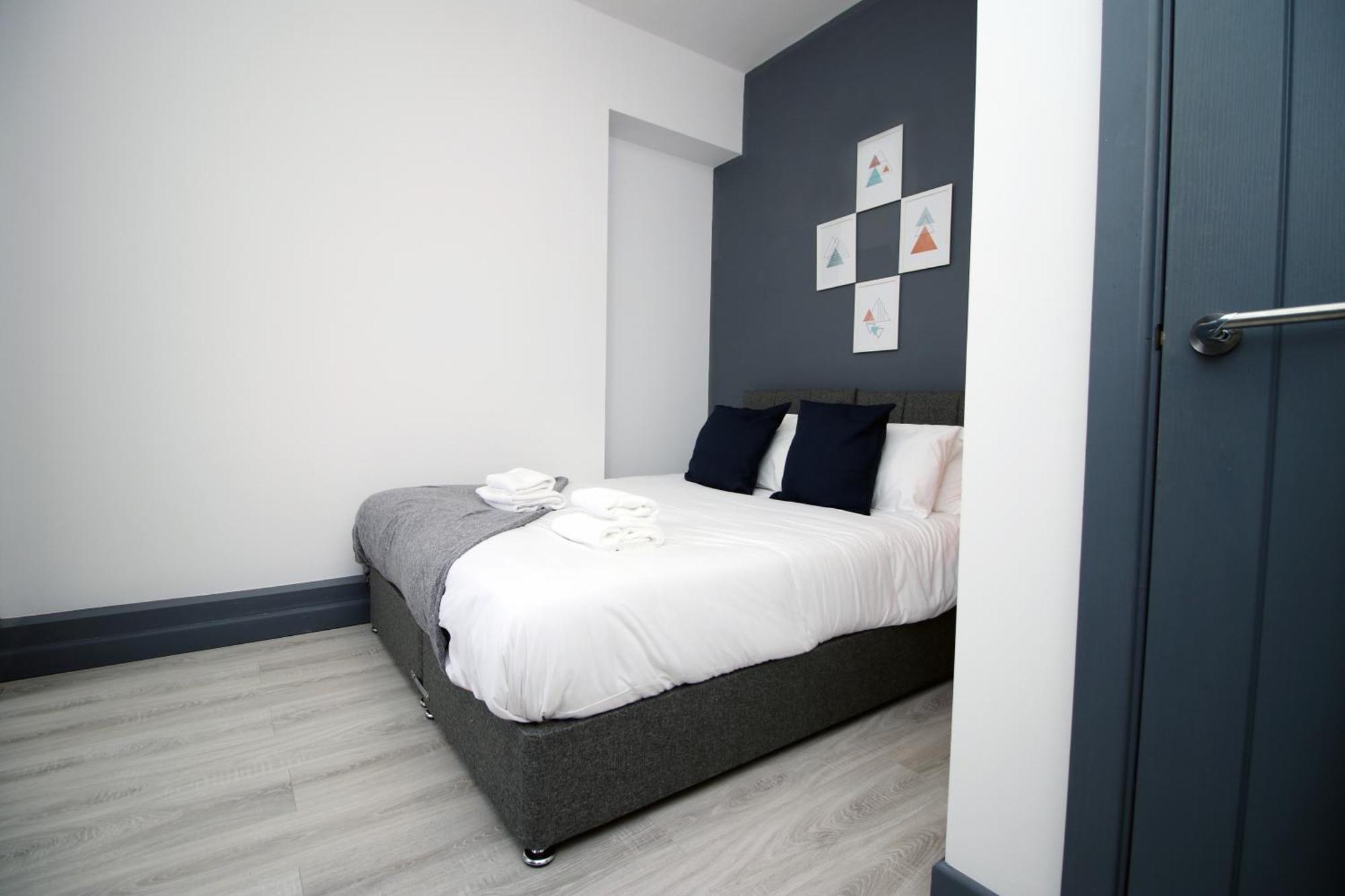 Fully Equipped Kitchen, Parking, City Centre Суонзи Екстериор снимка