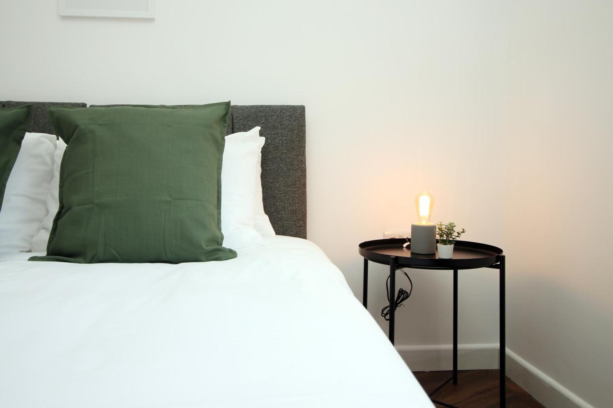 Fully Equipped Kitchen, Parking, City Centre Суонзи Екстериор снимка