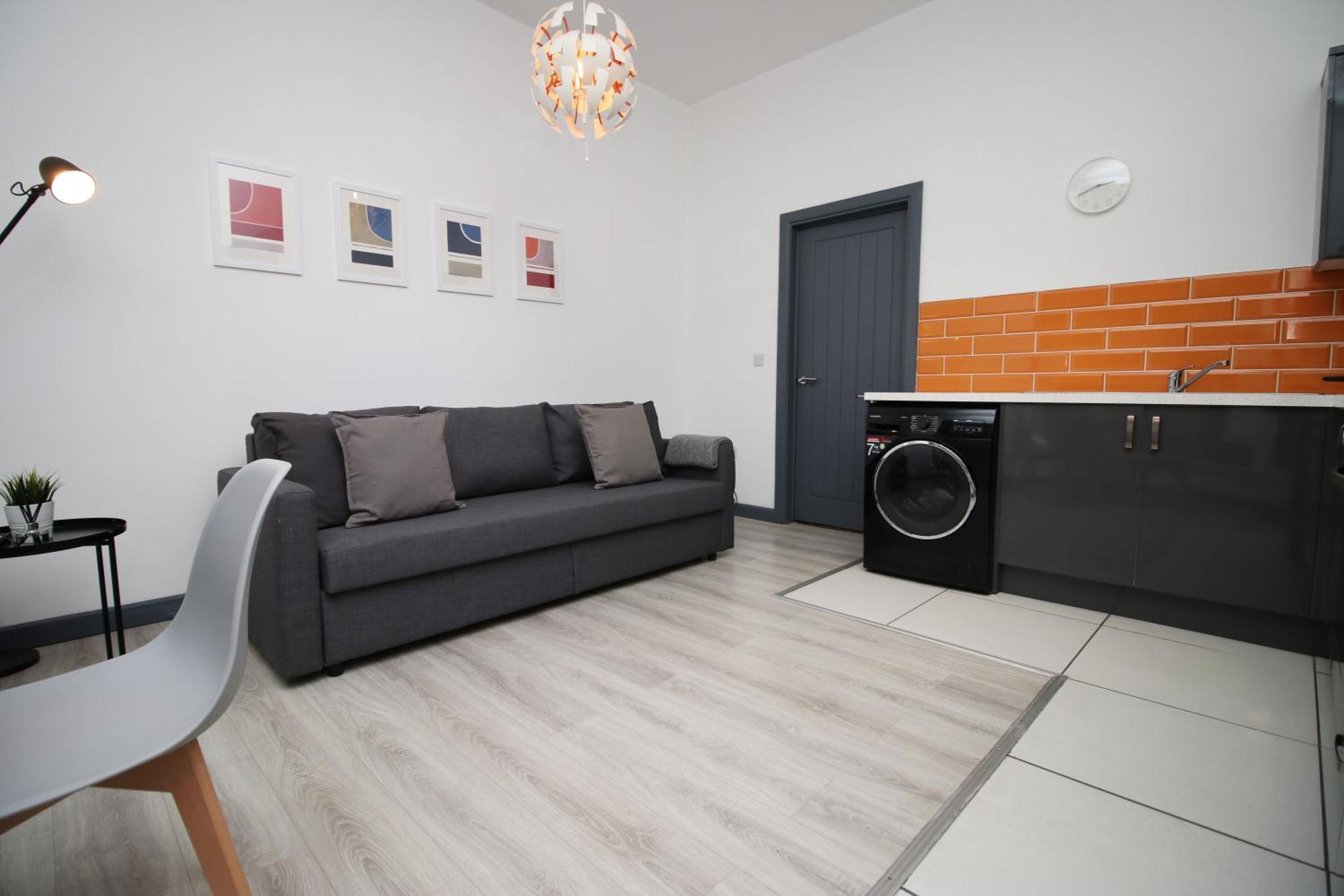 Fully Equipped Kitchen, Parking, City Centre Суонзи Екстериор снимка